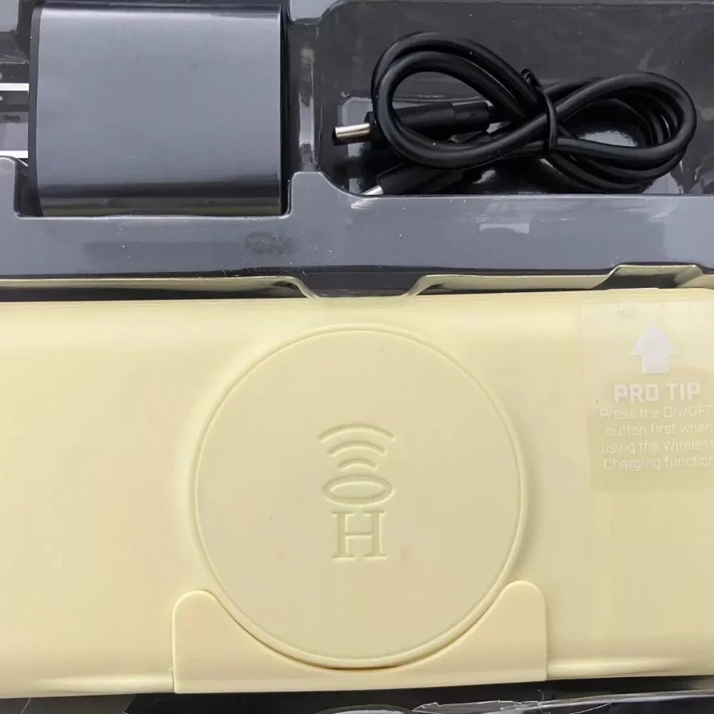 HALO 10,000mAH Wireless Power Bank with Kickstand - Sunny E309822